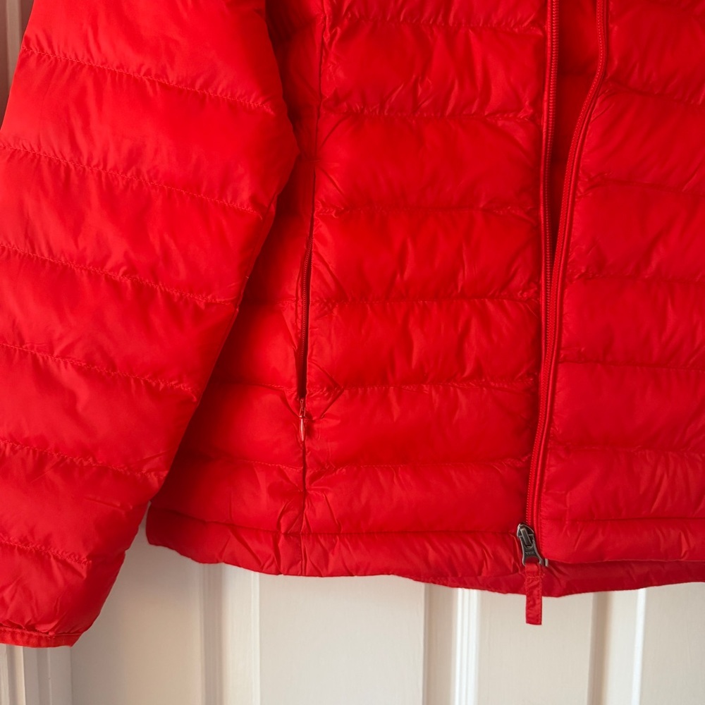 Amazon Essentials Women's Bright Red Puffer Jacket View 2